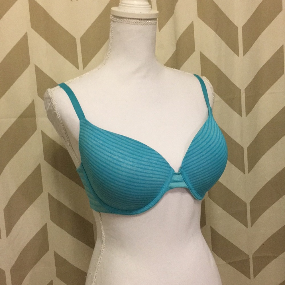 Victoria’s Secret Uplift Semi Demi Bra